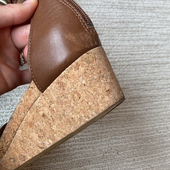 Ugg Zoe Wedge Sandal - Picture 6 of 10